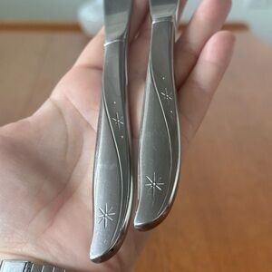 Starburst Kitschy Pair of 2 Butterknives